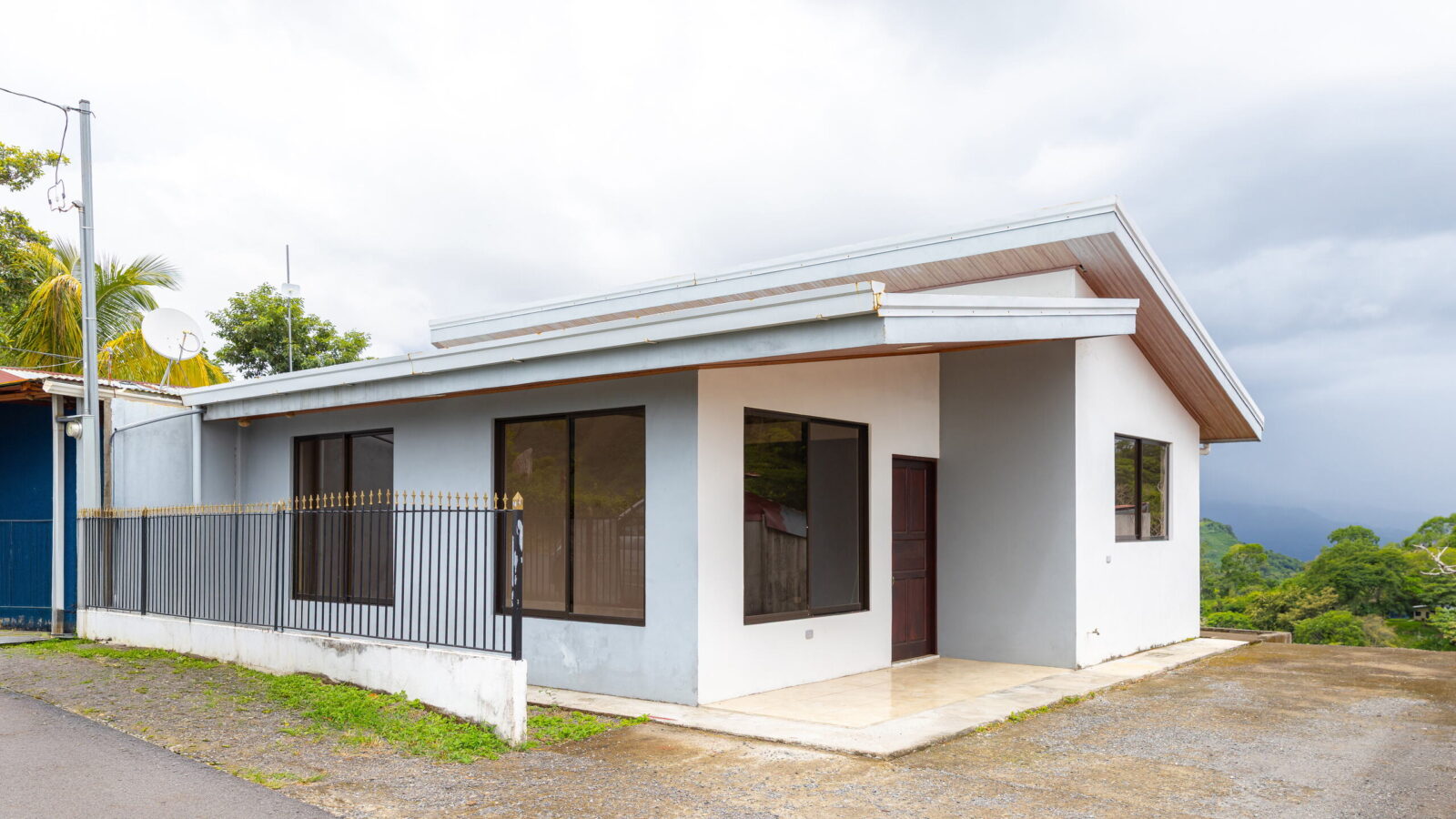 Charming Valley-View Home in Desmonte