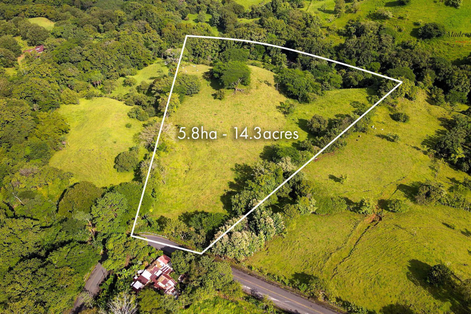 Aerial view of the parcel with its boundary outlined