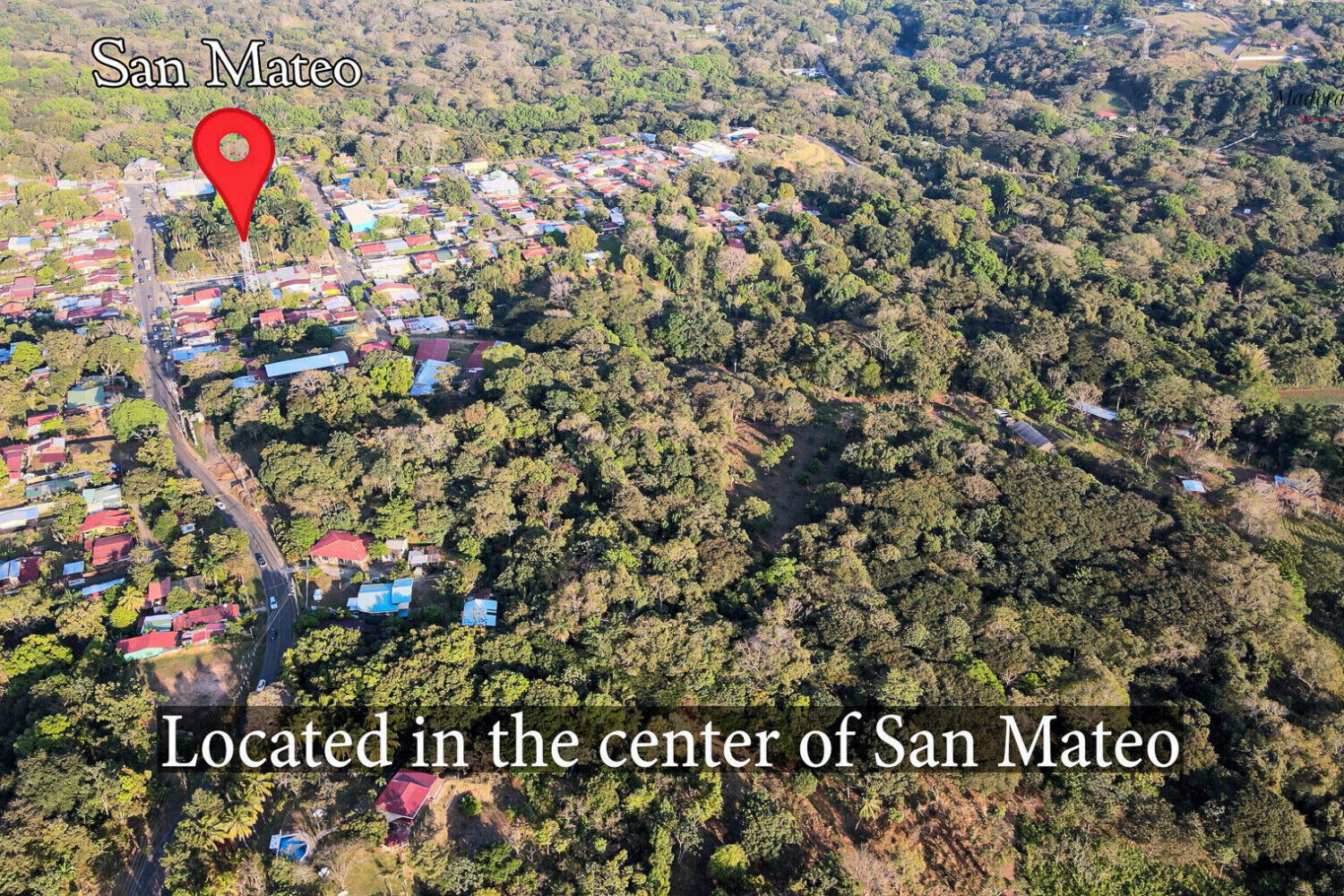 Aerial view placing the lot beside the town of San Mateo